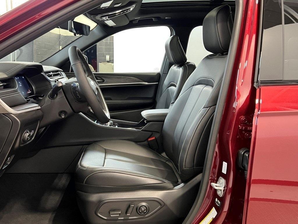 new 2025 Jeep Grand Cherokee L car, priced at $46,804