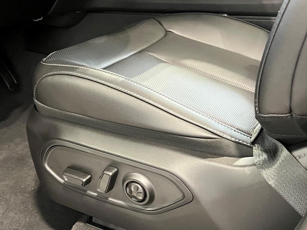 new 2025 Jeep Grand Cherokee L car, priced at $46,804