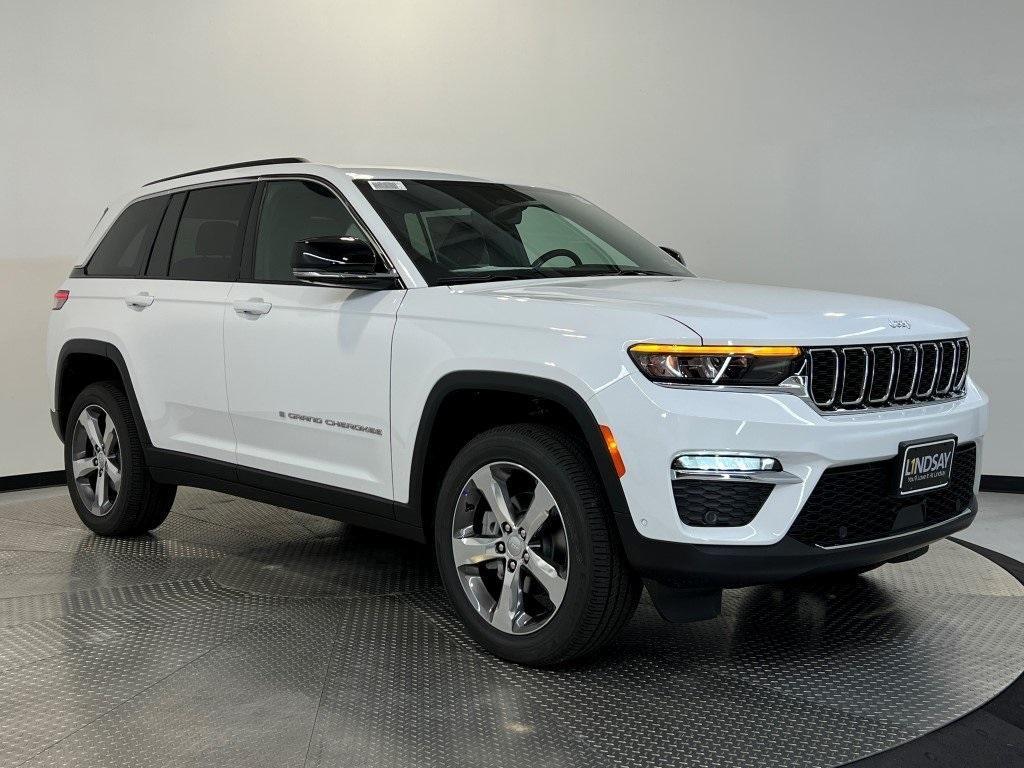 new 2025 Jeep Grand Cherokee car, priced at $49,101