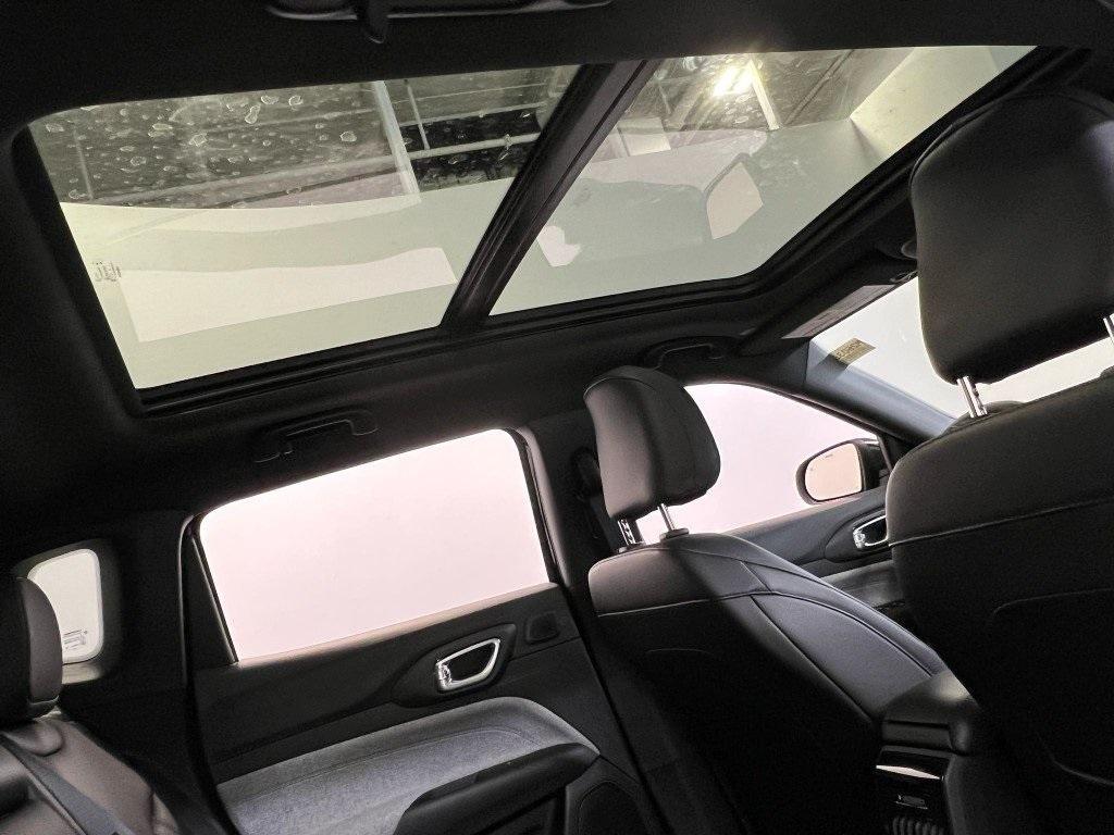 new 2025 Jeep Compass car, priced at $33,067