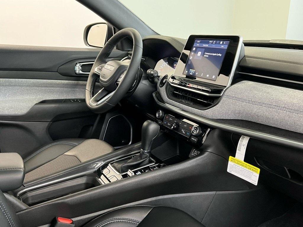 new 2025 Jeep Compass car, priced at $33,067