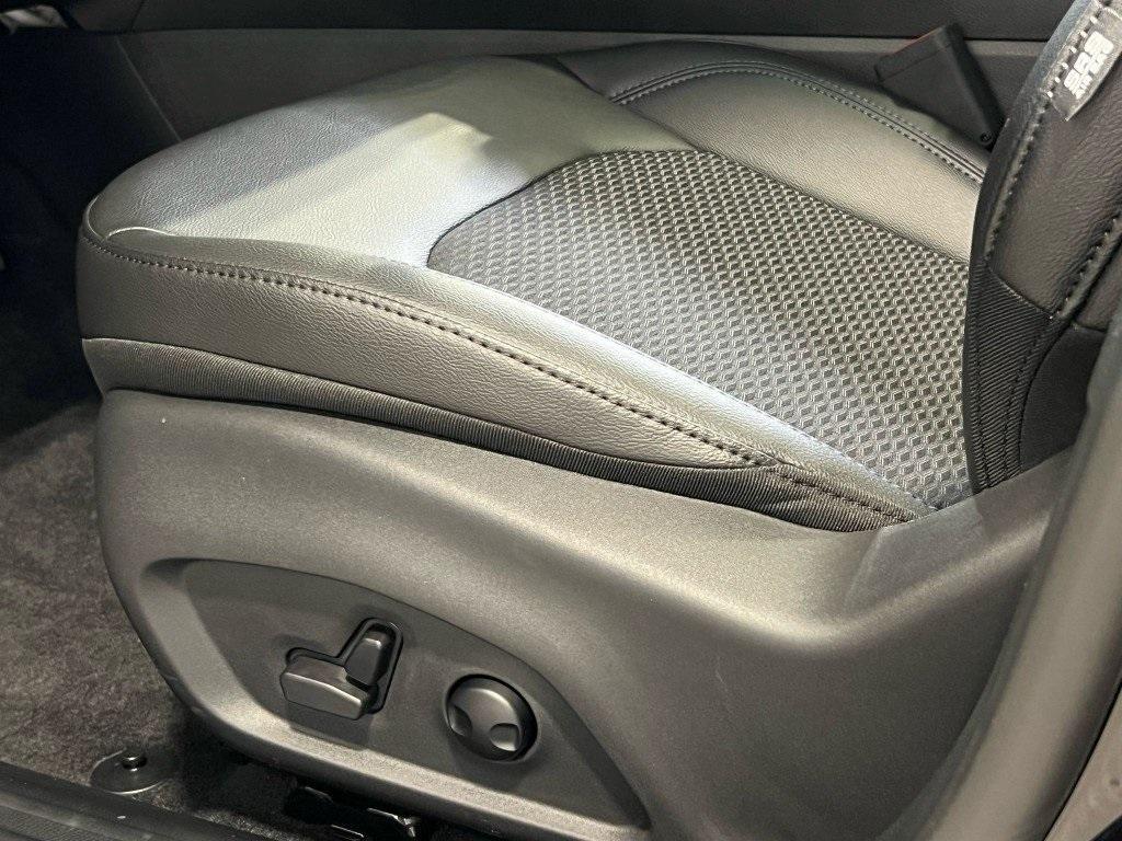 new 2025 Jeep Compass car, priced at $33,067