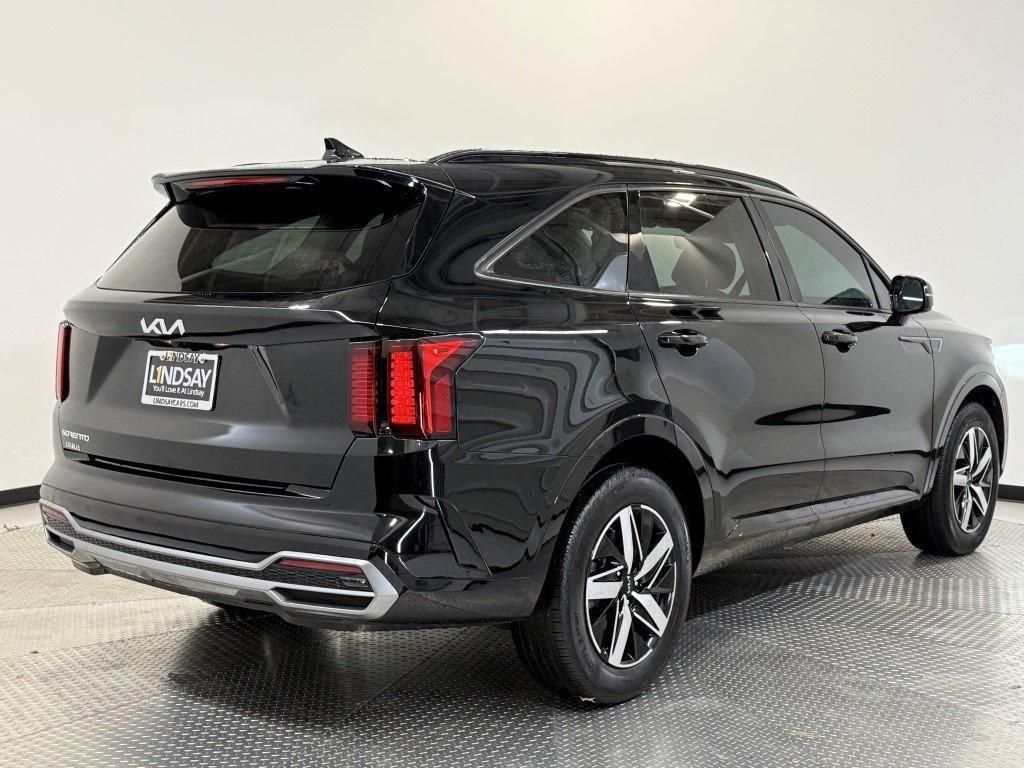 used 2023 Kia Sorento car, priced at $27,300