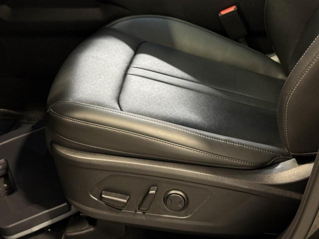 used 2023 Kia Sorento car, priced at $27,300