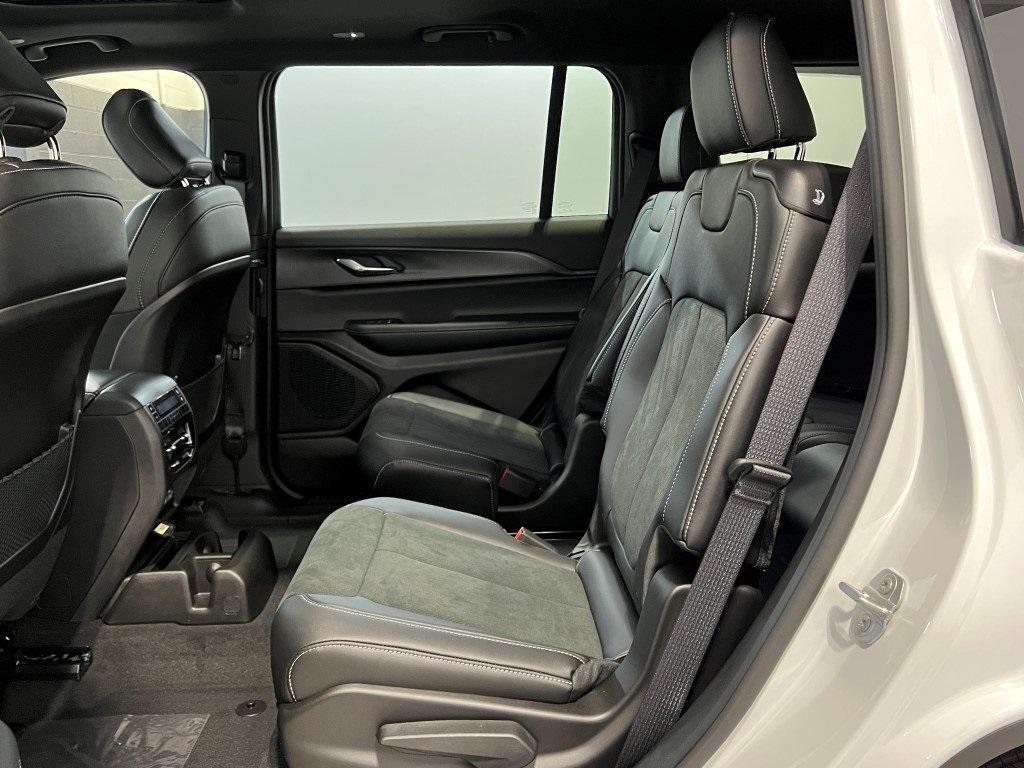 new 2025 Jeep Grand Cherokee L car, priced at $40,288