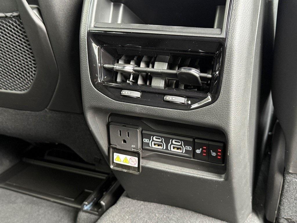 new 2025 Jeep Grand Cherokee car, priced at $49,426