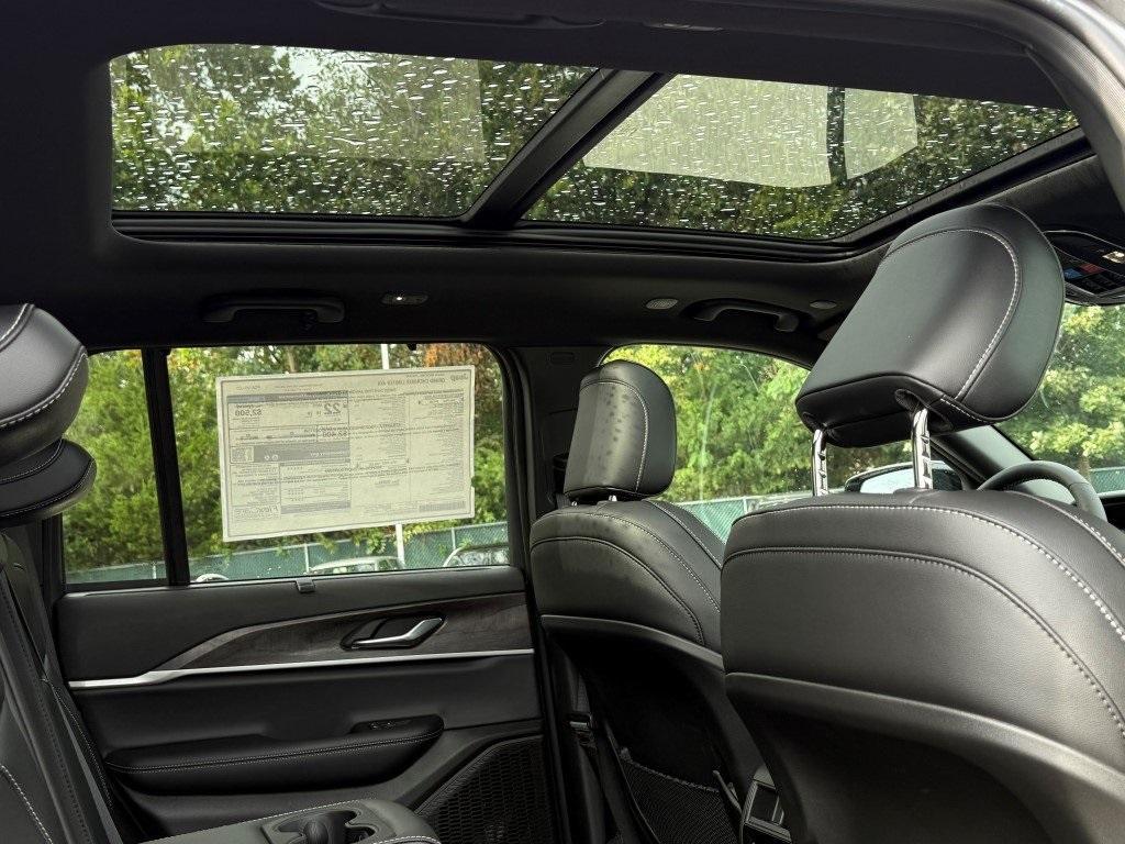 new 2025 Jeep Grand Cherokee car, priced at $49,426