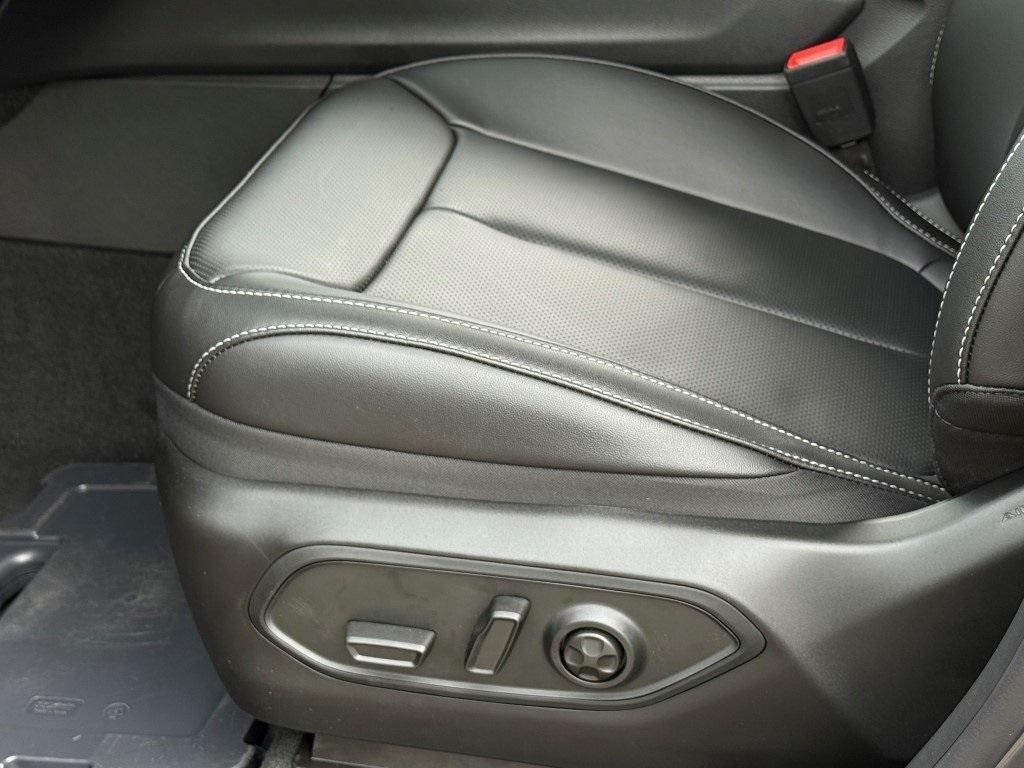 new 2025 Jeep Grand Cherokee car, priced at $49,426
