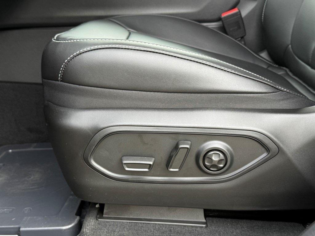 new 2025 Jeep Grand Cherokee car, priced at $49,426