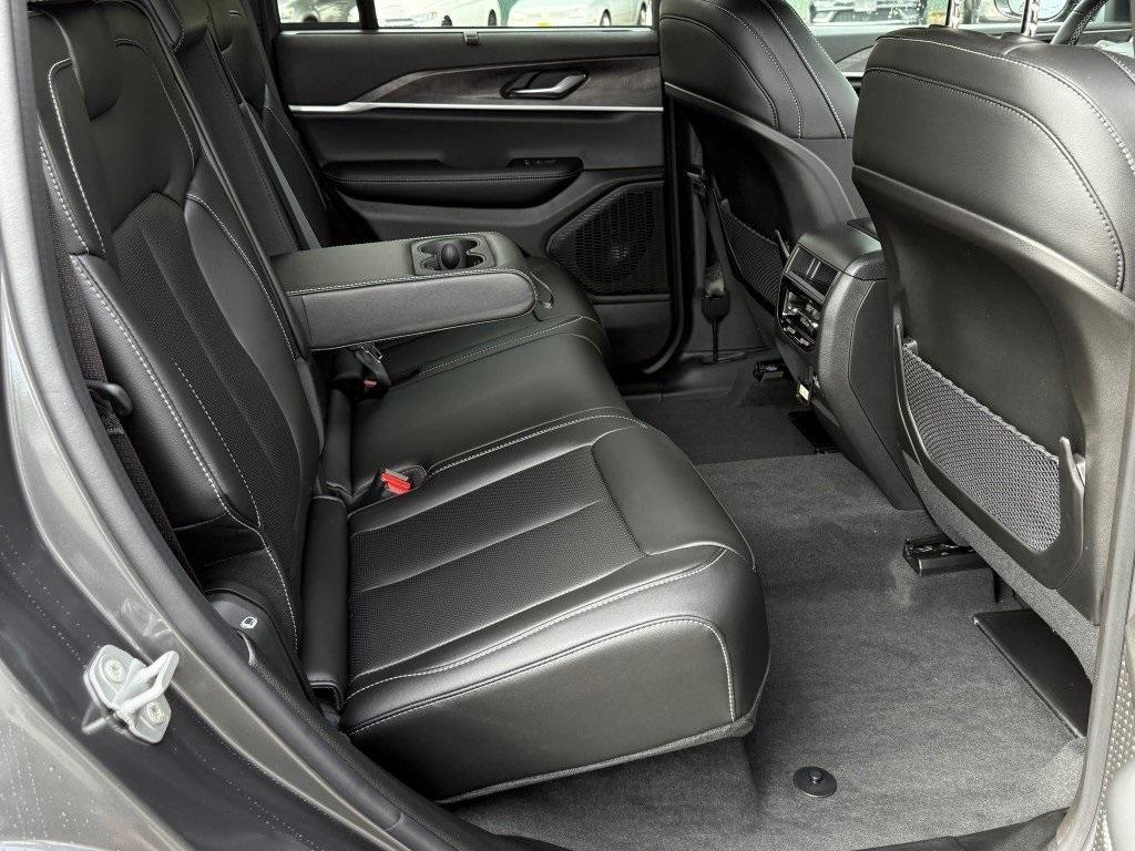 new 2025 Jeep Grand Cherokee car, priced at $49,426
