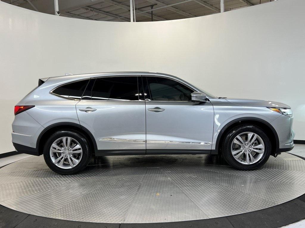 used 2024 Acura MDX car, priced at $39,300