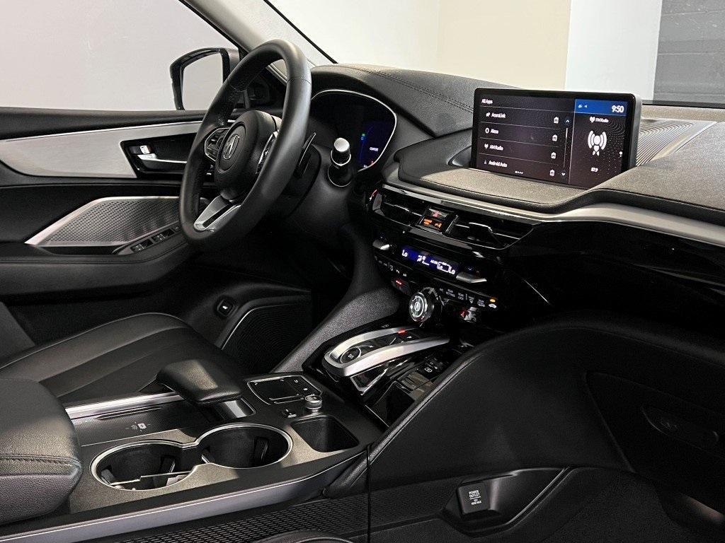 used 2024 Acura MDX car, priced at $39,300