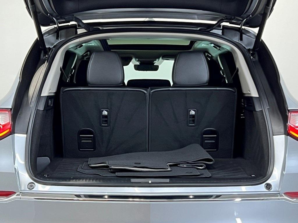 used 2024 Acura MDX car, priced at $39,300