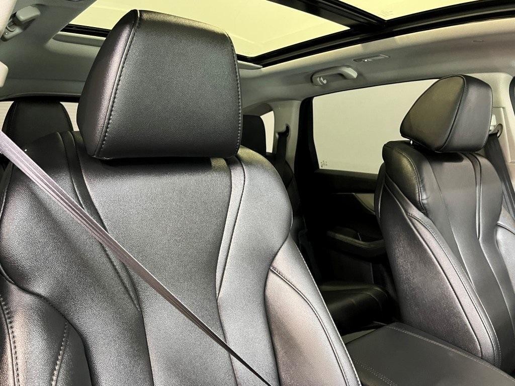 used 2024 Acura MDX car, priced at $39,300
