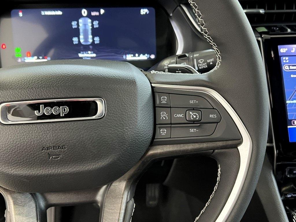 new 2025 Jeep Grand Cherokee car, priced at $48,112
