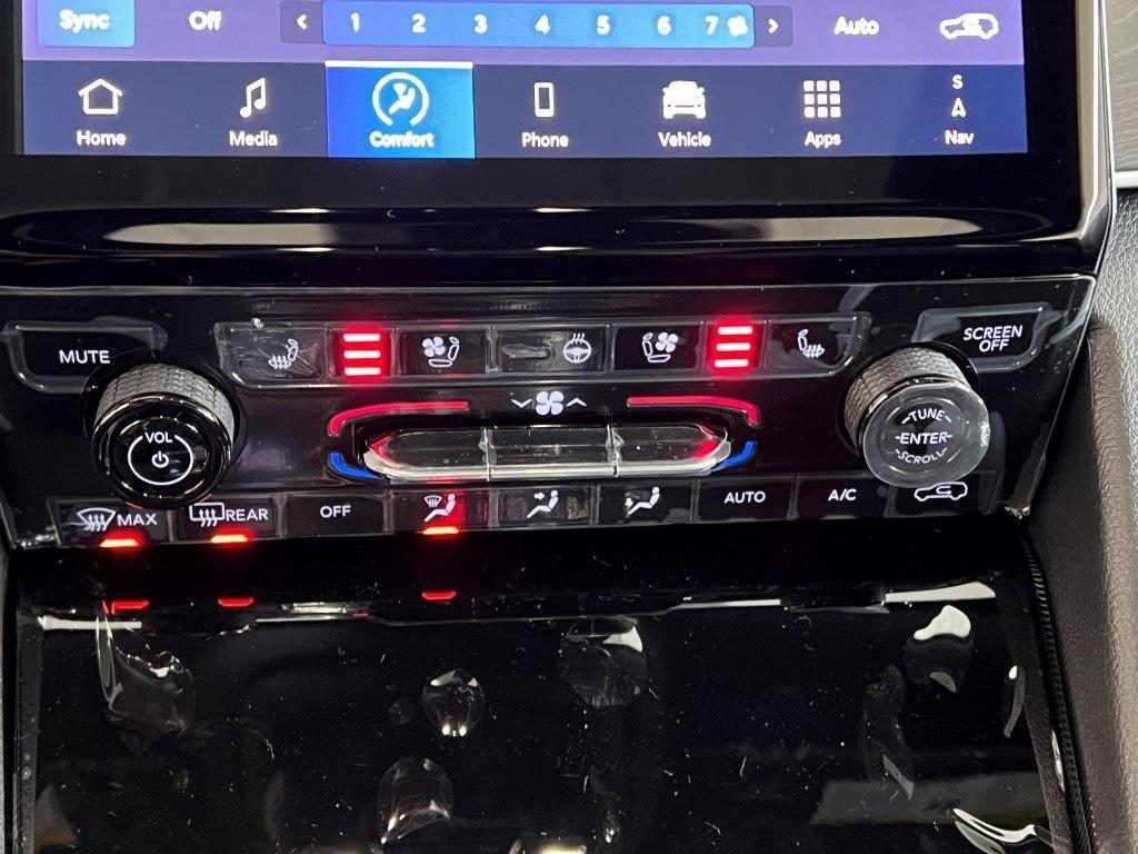 new 2025 Jeep Grand Cherokee car, priced at $48,112