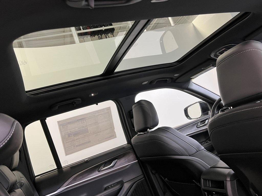 new 2025 Jeep Grand Cherokee car, priced at $48,112