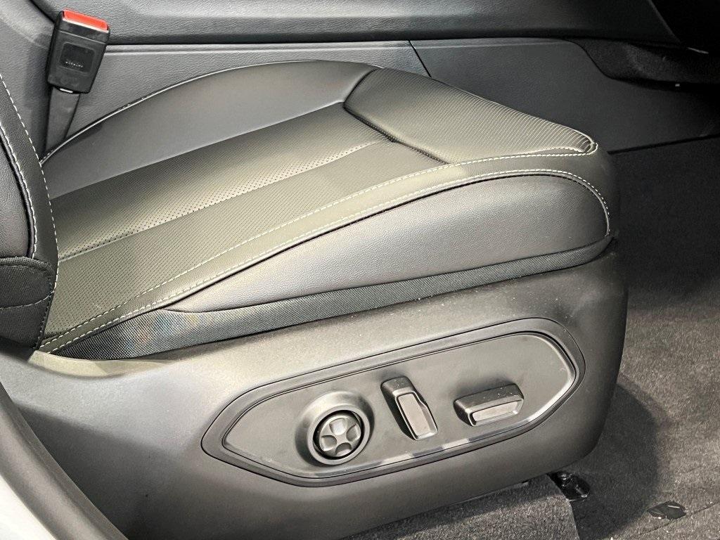new 2025 Jeep Grand Cherokee car, priced at $48,112