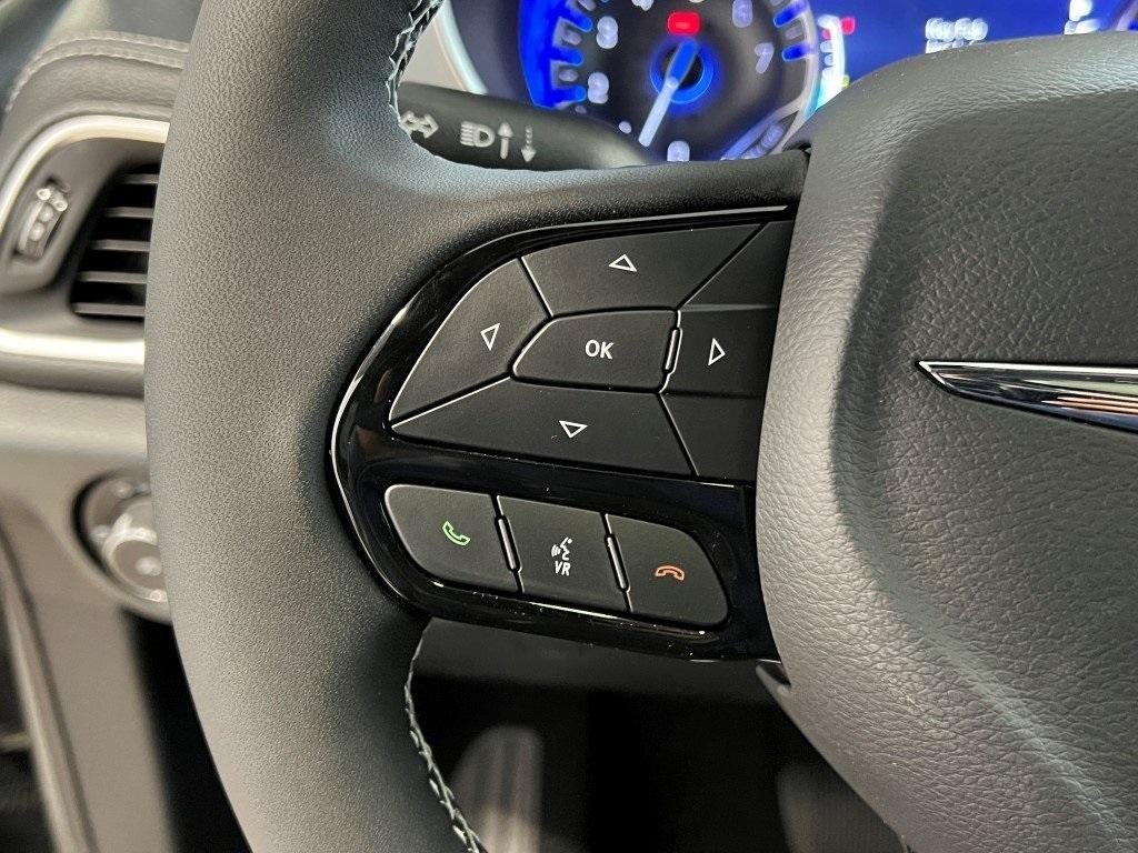 new 2025 Chrysler Pacifica car, priced at $47,918
