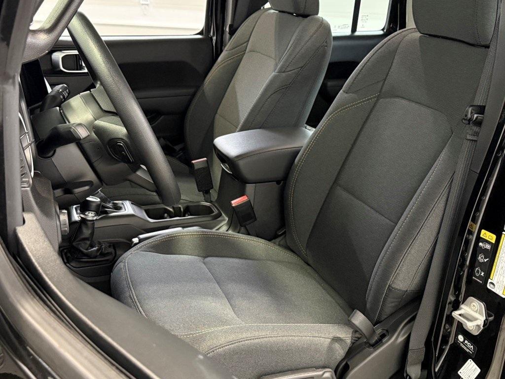 new 2025 Jeep Gladiator car, priced at $41,396