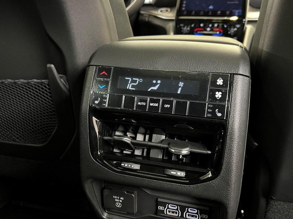 new 2025 Jeep Grand Cherokee L car, priced at $50,178