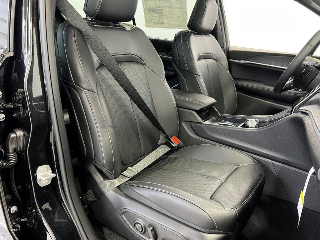 new 2025 Jeep Grand Cherokee L car, priced at $50,178