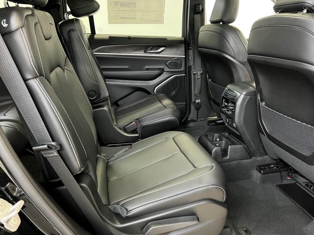 new 2025 Jeep Grand Cherokee L car, priced at $50,178