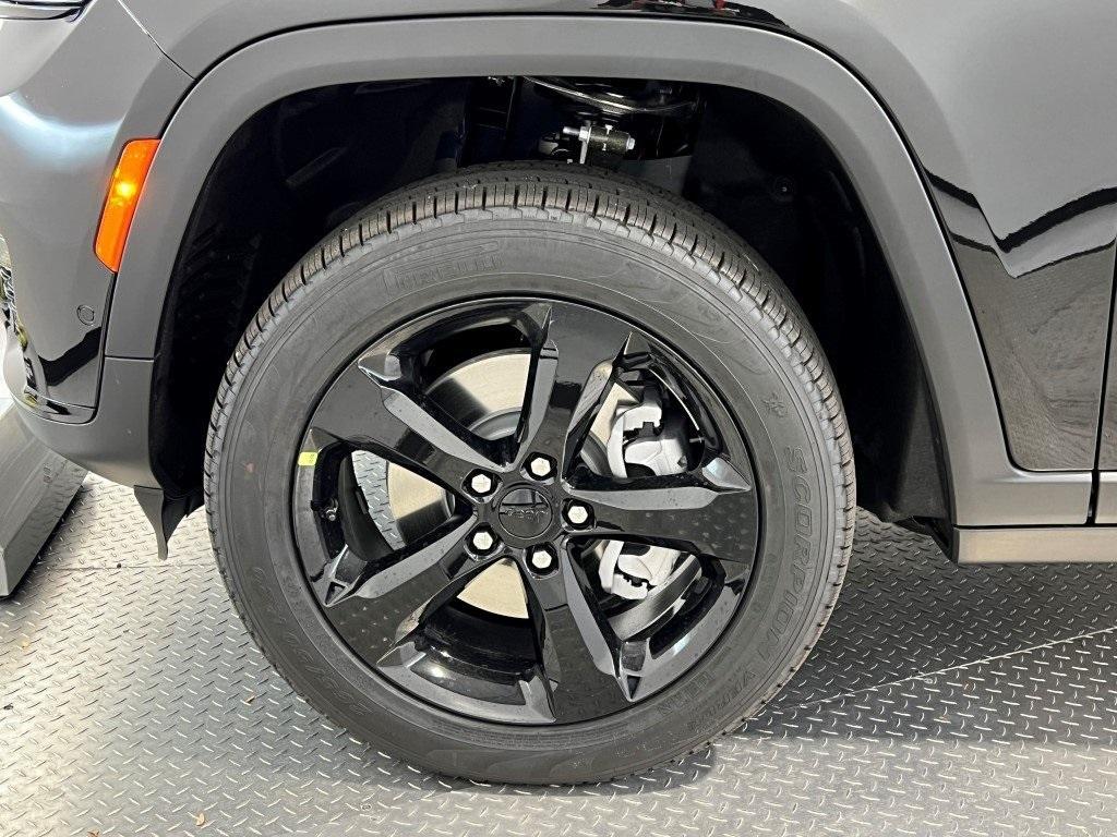 new 2025 Jeep Grand Cherokee L car, priced at $50,178
