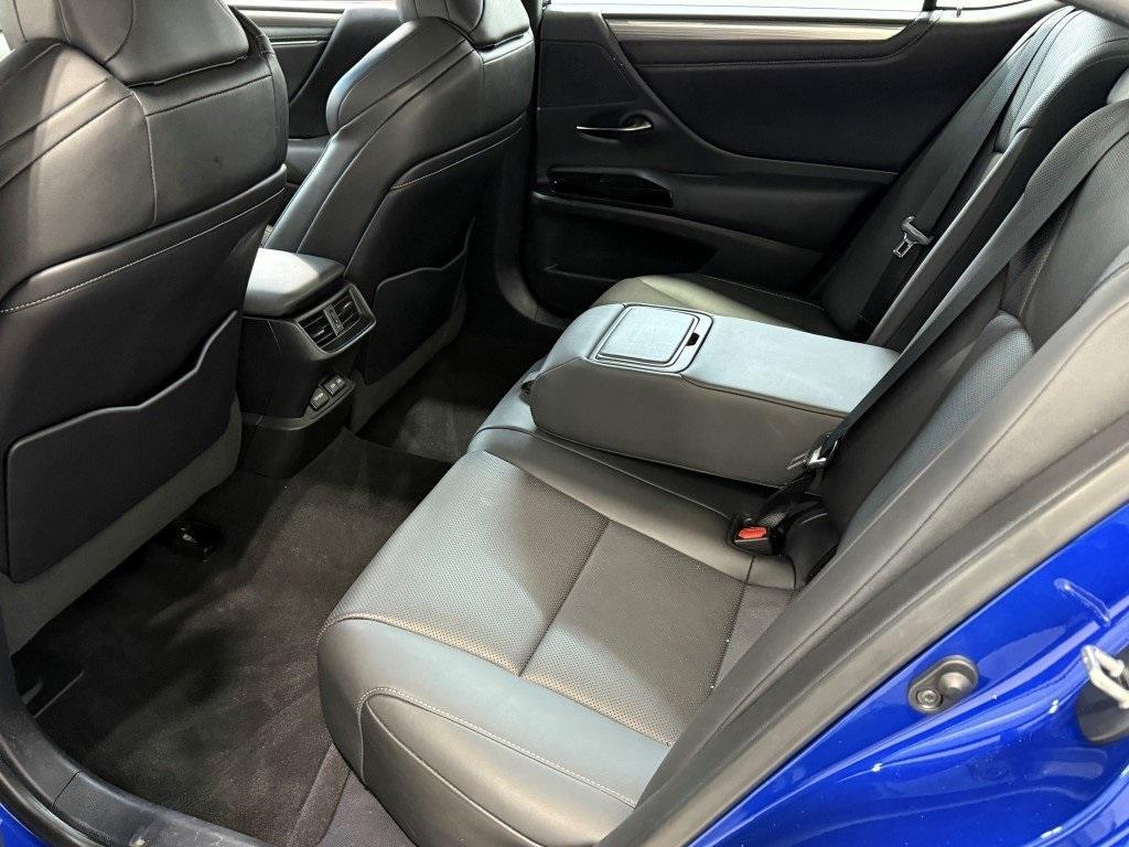 used 2022 Lexus ES 350 car, priced at $33,600