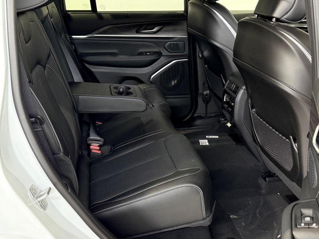 new 2025 Jeep Grand Cherokee car, priced at $56,725