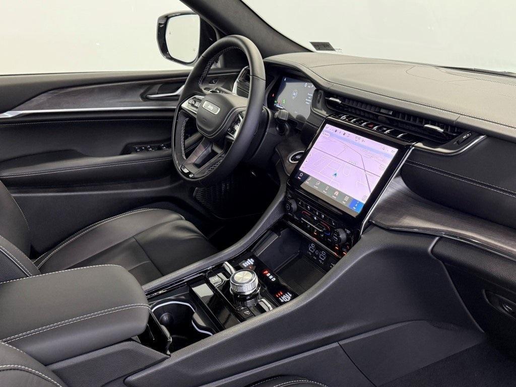 new 2025 Jeep Grand Cherokee car, priced at $56,725