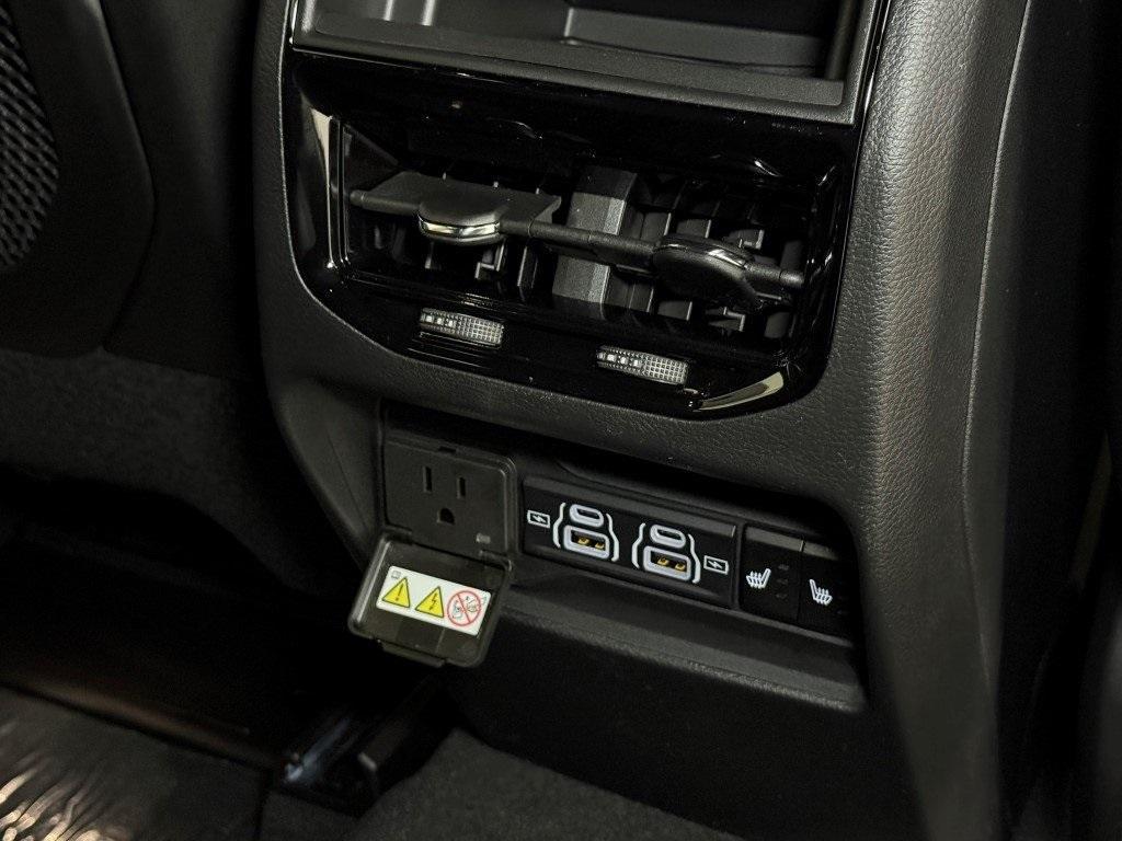 new 2025 Jeep Grand Cherokee car, priced at $56,725