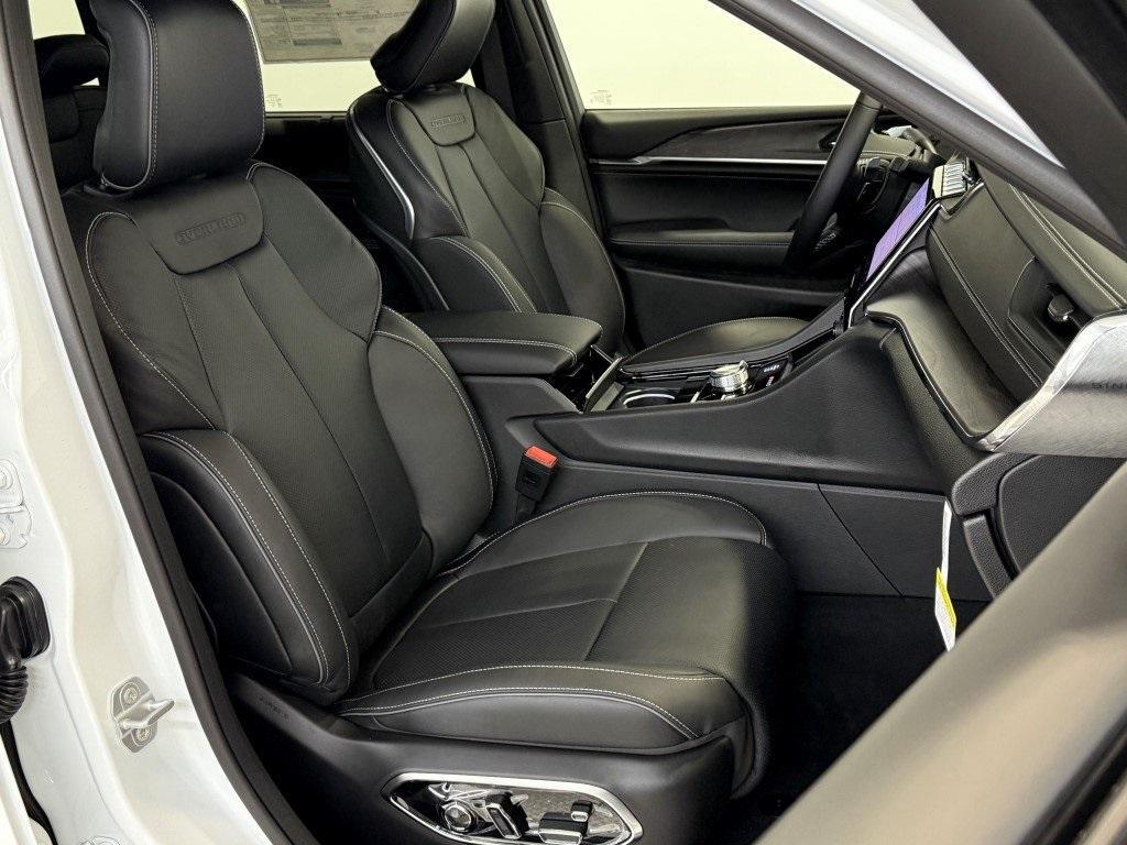 new 2025 Jeep Grand Cherokee car, priced at $56,725