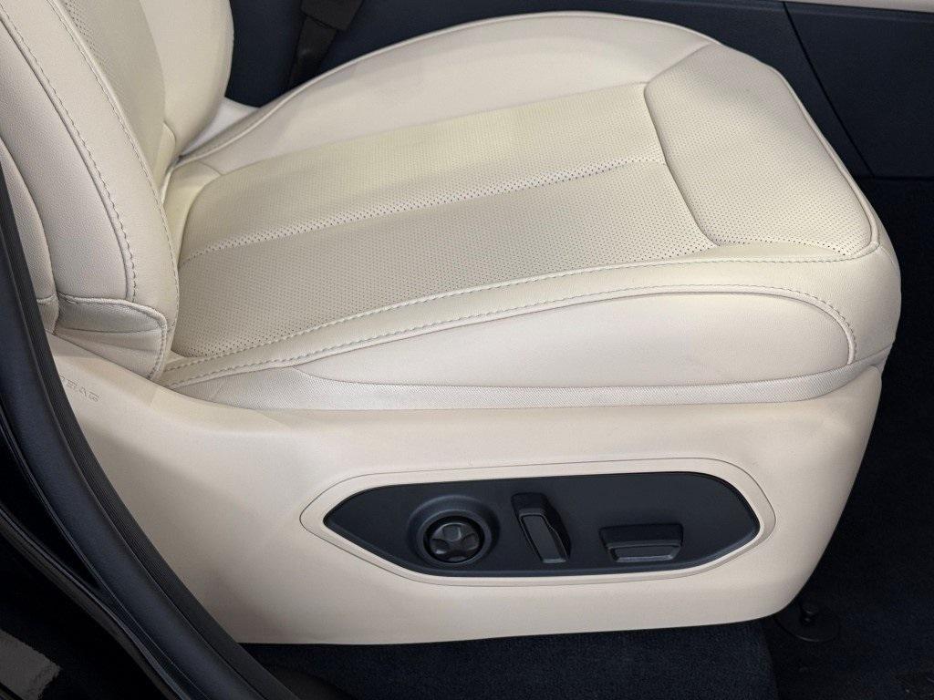 new 2025 Jeep Grand Cherokee car, priced at $45,577