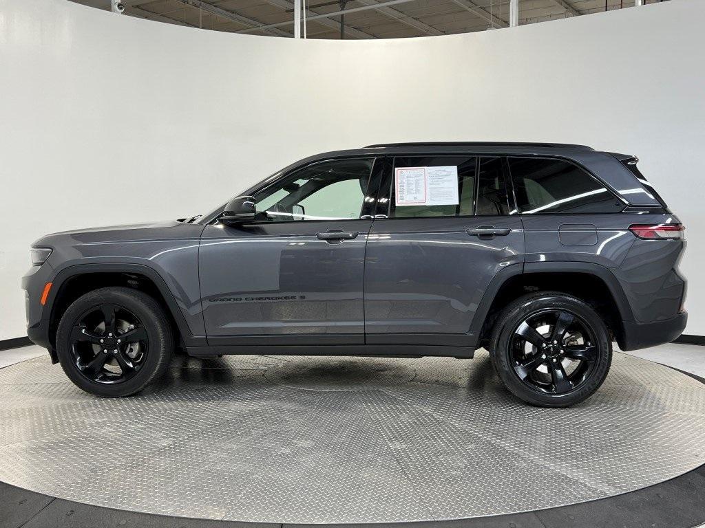 used 2022 Jeep Grand Cherokee car, priced at $33,200