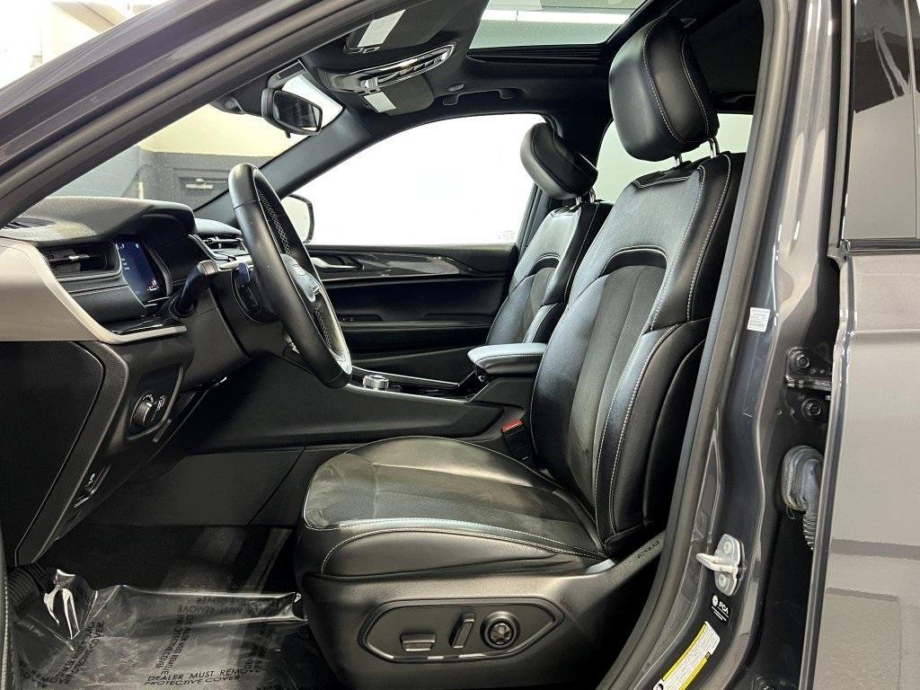 used 2022 Jeep Grand Cherokee car, priced at $33,200