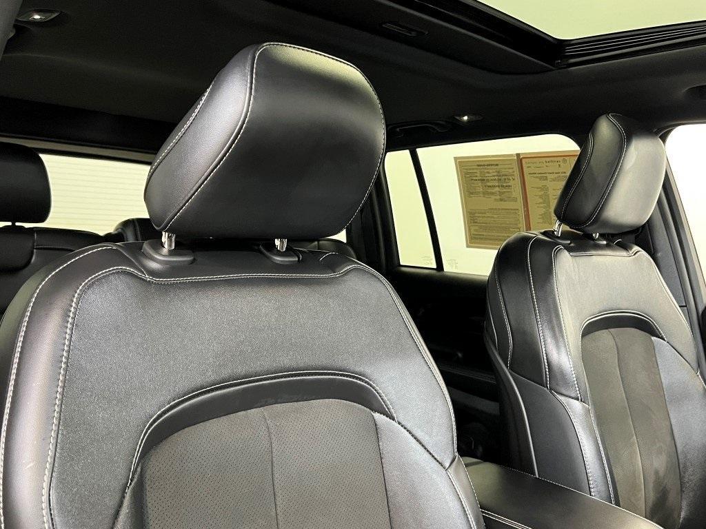 used 2022 Jeep Grand Cherokee car, priced at $33,200