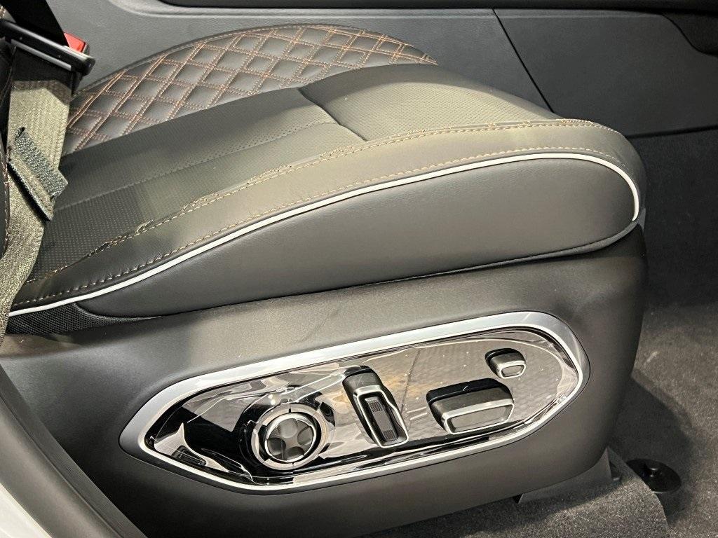 new 2025 Jeep Grand Cherokee L car, priced at $65,772