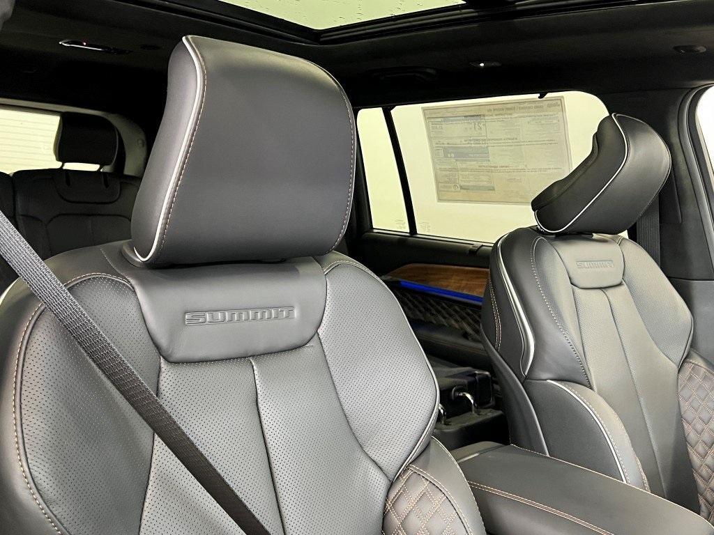 new 2025 Jeep Grand Cherokee L car, priced at $65,772