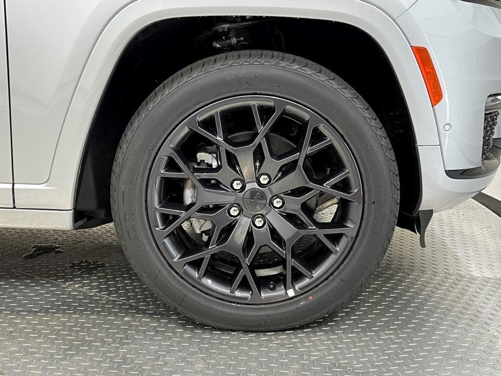 new 2025 Jeep Grand Cherokee L car, priced at $65,772