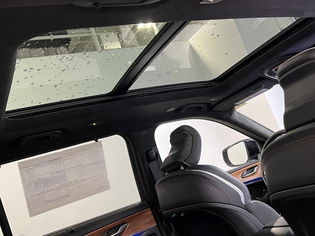 new 2025 Jeep Grand Cherokee L car, priced at $65,772