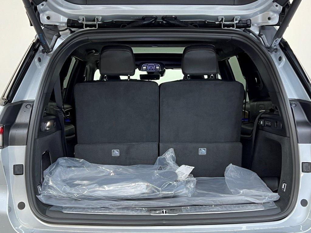 new 2025 Jeep Grand Cherokee L car, priced at $65,772