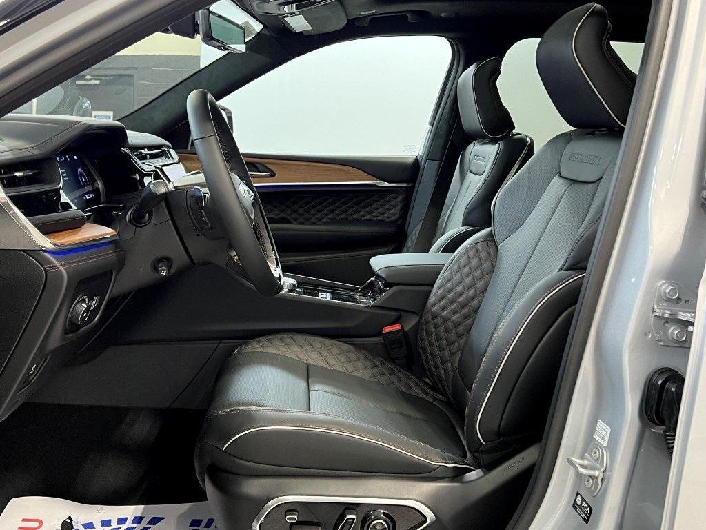 new 2025 Jeep Grand Cherokee L car, priced at $65,772