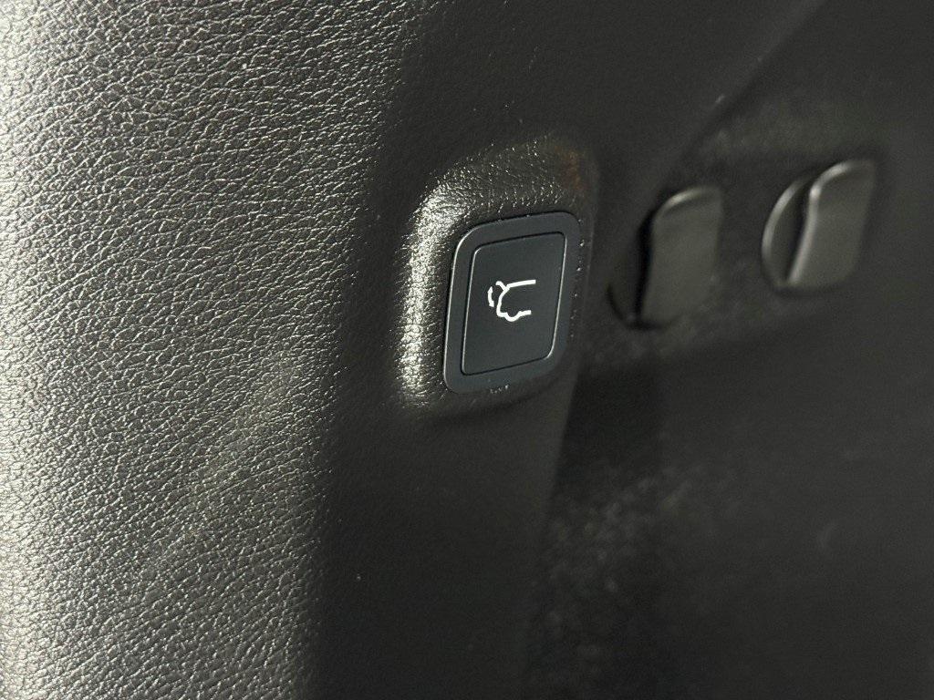 used 2022 Jeep Cherokee car, priced at $24,700