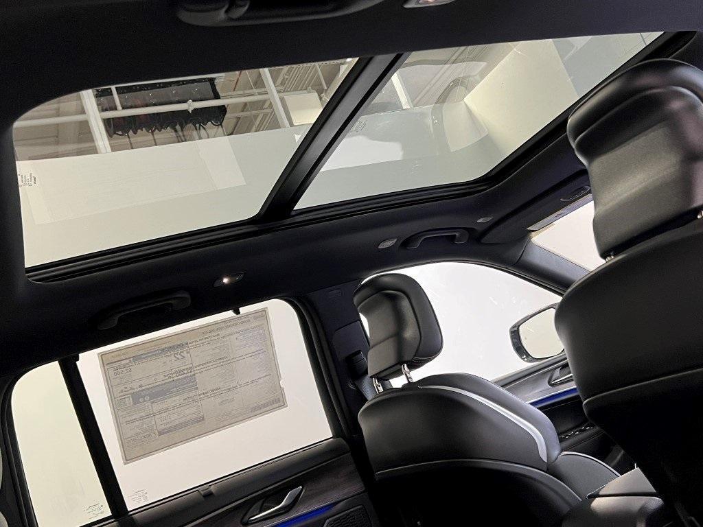 new 2025 Jeep Grand Cherokee car, priced at $59,225