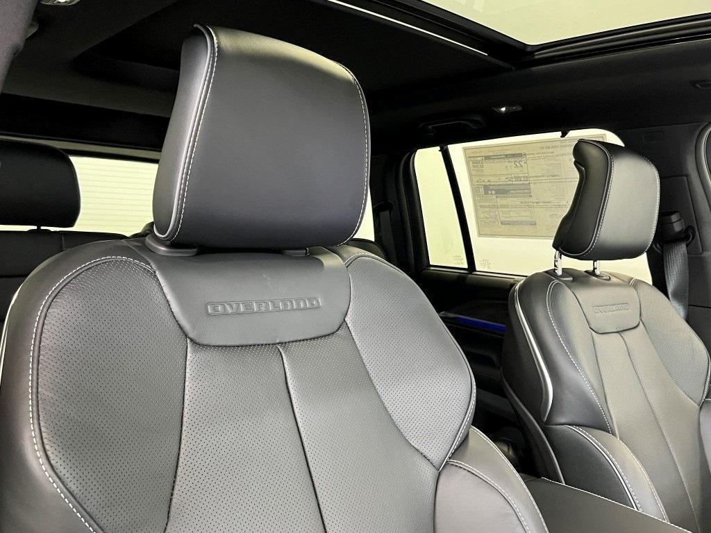 new 2025 Jeep Grand Cherokee car, priced at $59,225