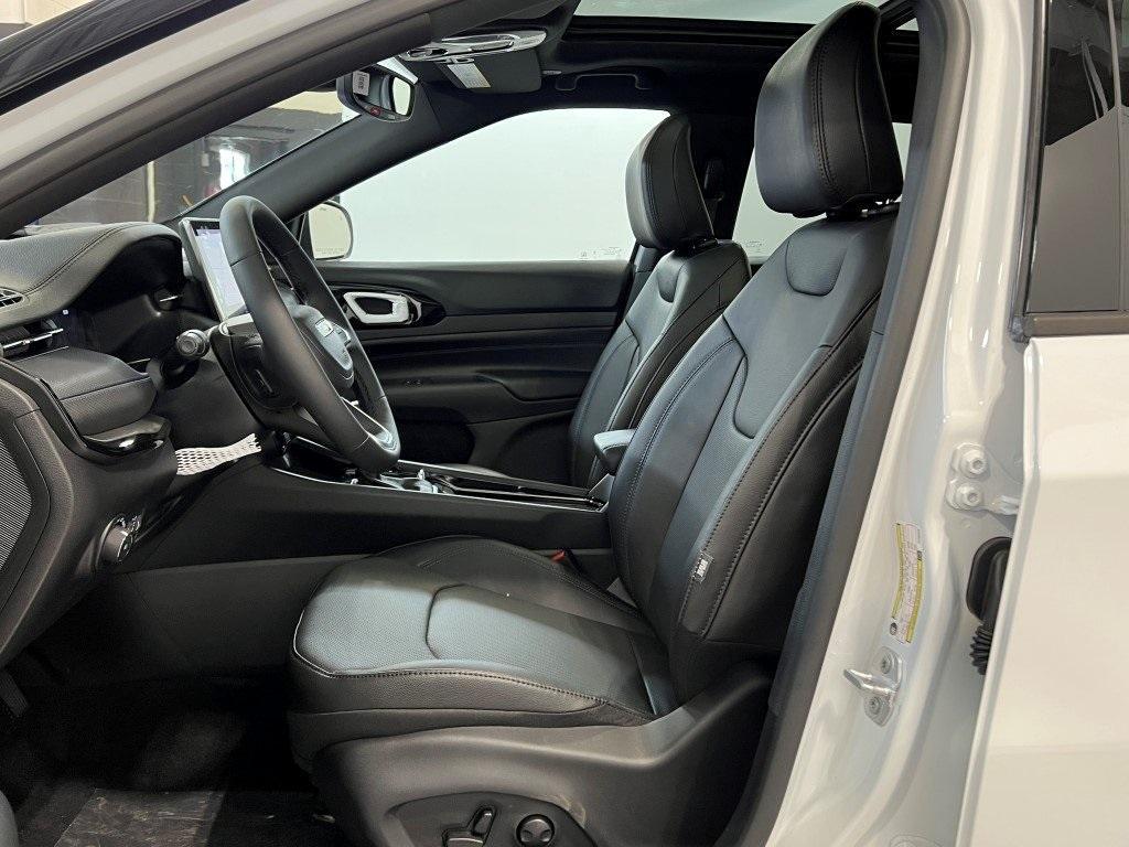 new 2025 Jeep Compass car, priced at $36,880