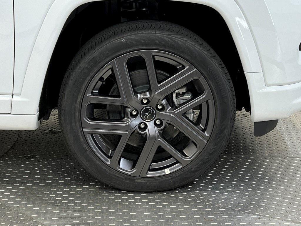 new 2025 Jeep Compass car, priced at $36,880