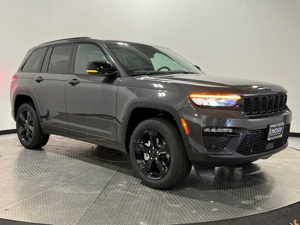 new 2025 Jeep Grand Cherokee car, priced at $46,676