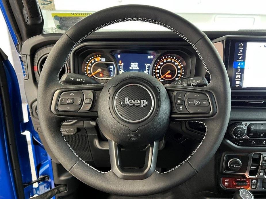 new 2025 Jeep Wrangler car, priced at $61,670